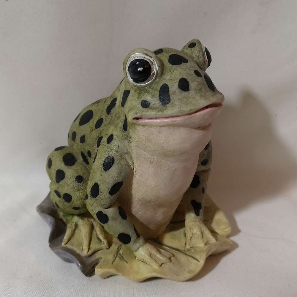 Adorable Vintage Resin Frog Bank with Rubber Stopper